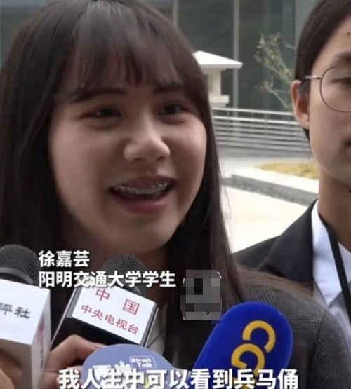 带牙套明星网红,见证美丽笑容的力量