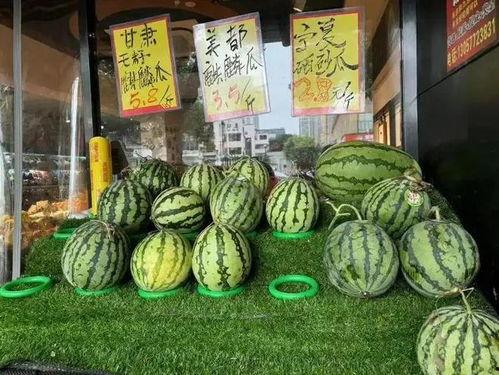 近期热门吃瓜事件商场,揭秘近期商场热门吃瓜事件幕后真相