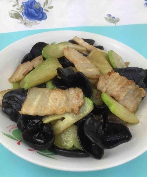 潮汕黑黄金佛手瓜咋吃的,黑黄金佛手瓜的多样食法探索