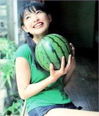 小郭吃瓜爆料是真的吗还是假的,真相揭秘，是真是假？