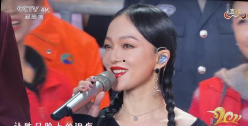 明星网红辫怎么梳头,明星网红们的时尚梳头秘籍