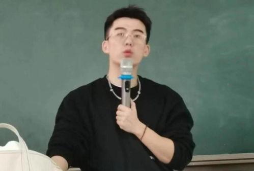 男明星网红吃面条,男明星网红的美食挑战之旅