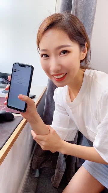 明星网红加微信,粉丝福利大放送！”