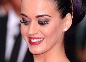 明星网红新款假睫毛,瞬间提升眼部魅力